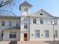 Historischer Bahnhof in Bad Soden mit neuen PaXretro68 Fenstern und Türen ausgestattet