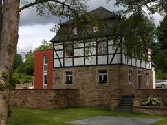 Installation von denkmalgerechten PaXretro58 Fenstern in altem Mühlengebäude in Kreuzau-Obermaubach