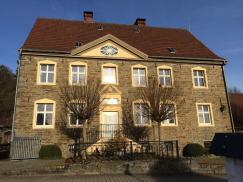 Patrizierhaus aus 1752 mit PaXretro58 Fenstern aus Lärche in Neuenrade