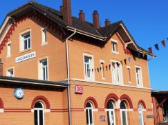 Bahnhof Langenargen mit PaXretro78 aus Eukalyptus mit Dreifachverglasung