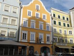 Barockes Stadthaus mit PaXretro58-Fenstern aus Eukalyptus in Schärding