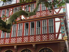 Rekonstruktion Kastenfenster und Türanlagen für die Goldene Waage in Frankfurt am Main