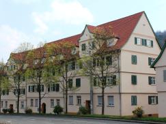 Siedlungsgebäude mit PaXretro58 Fenstern aus Kiefer in Stuttgart