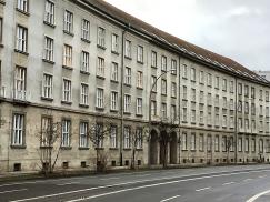 Kastenfenster aus Kiefer für Monumentalbau aus Zeit des Nationalsozialismus in Berlin