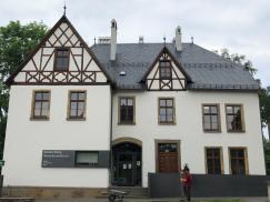 PaXretro58 aus Eiche für ehemaliges Schulgebäude in Solingen
