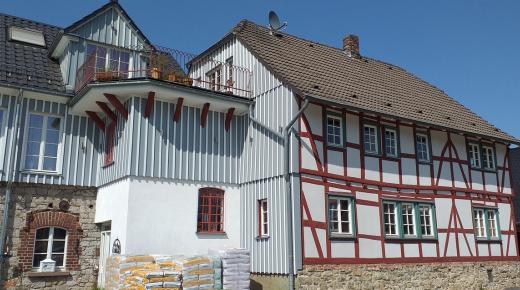 Hofgut in Bergisch Gladbach mit PaXpur 58 Denkmalfenstern