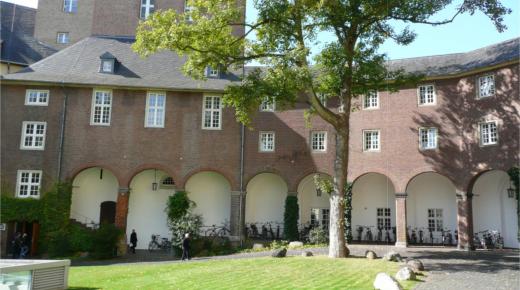Neue PaXcontur 68 Eukalyptus-Fenster in Schloss Schwanenburg in Kleve