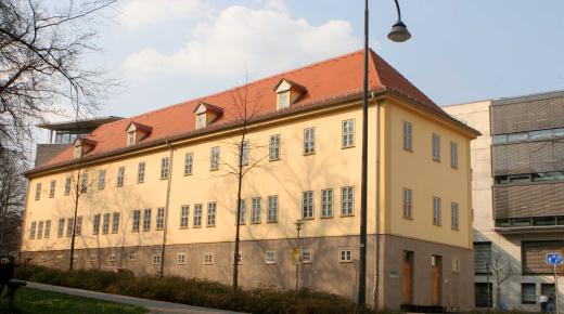 Ehemaliger Fürstenkeller mit PaX-Verbundfenstern aus Kiefer in Jena