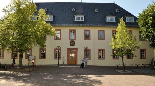PaXretro58 Denkmalschutzfenster aus Meranti für Kellereigebäude in Hofheim