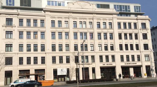 Historismusgebäude in Wien mit PaXpur58 aus Eukalyptus