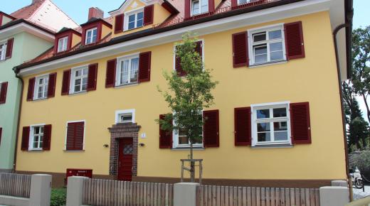 PaXcontur68 Fenster aus Eukalyptus für Baugenossenschaftssiedlung in Erlangen