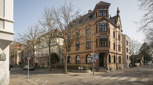 PaXretro68 aus Eukalyptus für Wohngebäude mit Gaststätte in Esslingen