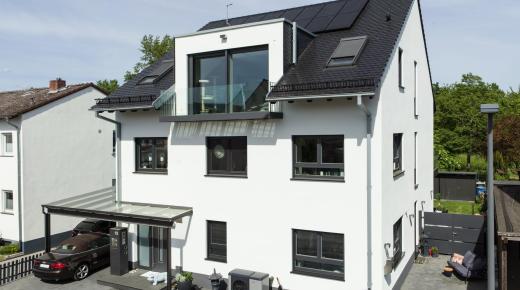 Neubau Einfamilienhaus in Bingen mit Holz-Aluminium-Fenstern von PaX