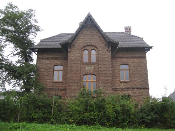 Neue Holzfenster für historische Hofanlage in Leverkusen