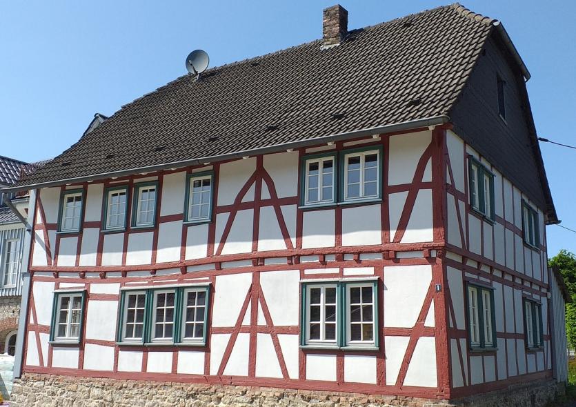 Fachwerkhaus in Bergisch Gladbach mit PaXpur 58 Denkmalfenstern