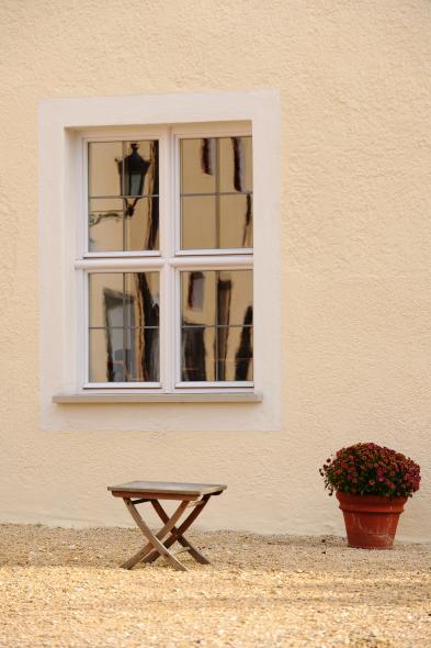 Neue PaXpur58 Fenster im Barockschloss in Altheim Nahaufnahme