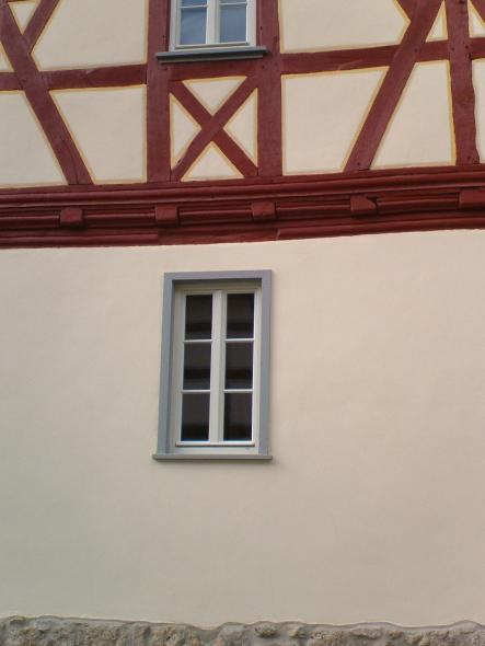 Fachwerkgebäude mit PaXpur58 in Massenheim Nahaufnahme Fenster