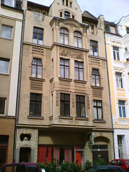 Contur68 Holzfenster aus Kiefer für Jahrhundertwendehaus in Köln