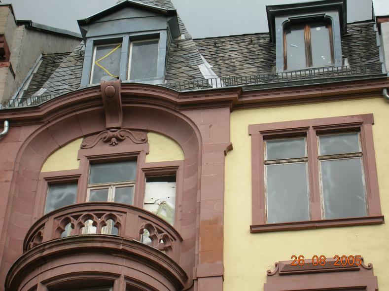 Austausch alter Fenster gegen PaXcontur68 in Frankfurt am Main vorher
