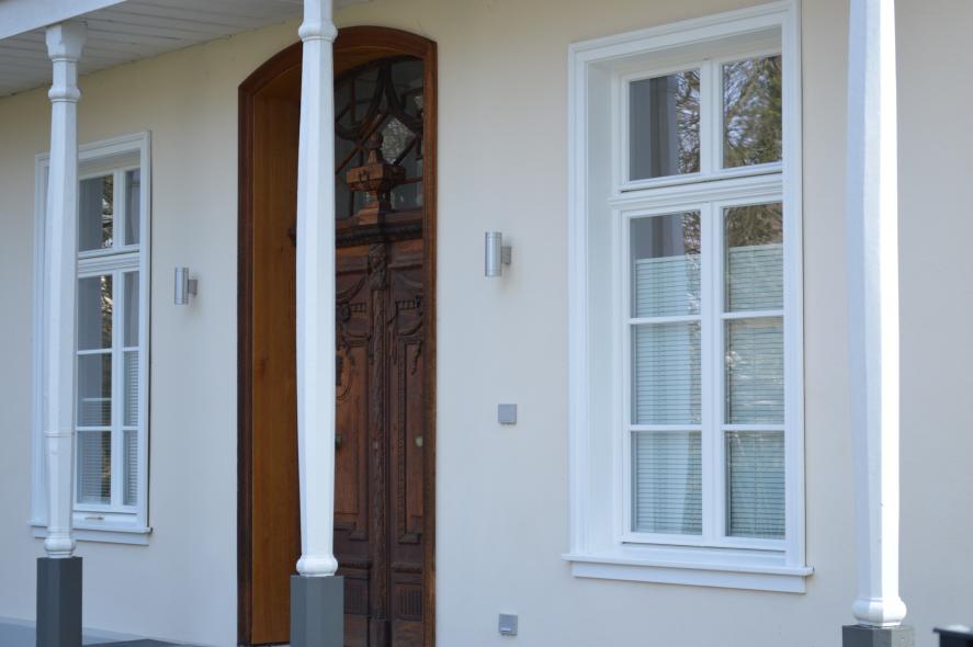 Einbau von PaXcontur68 aus Eukalyptus Globulus in Leverkusen Eingangsbereich