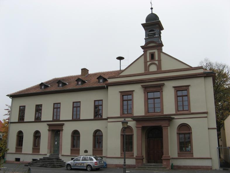 PaXretro58 für ein spätklassizistisches Schulgebäude in Schwalbach