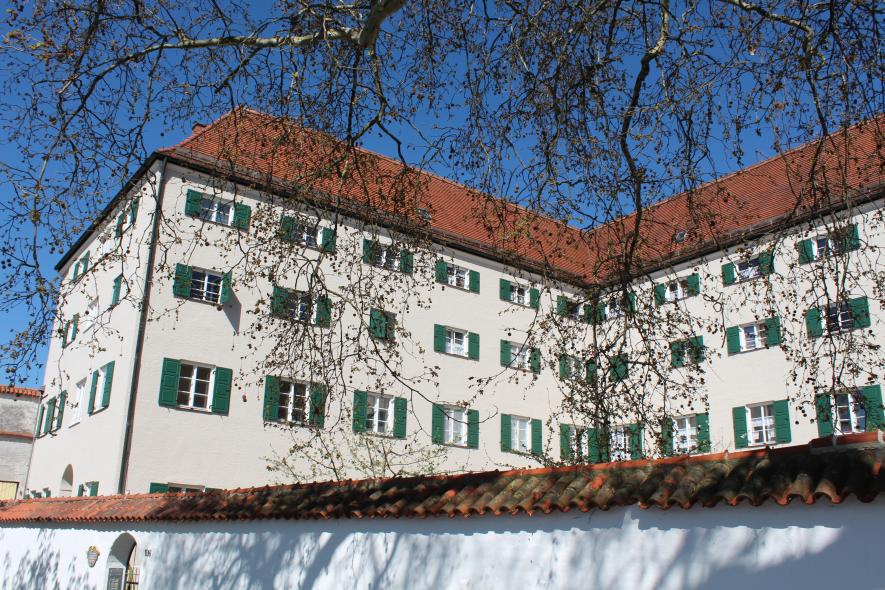 Ehemaliges Kloster Landsberg aus 1500 mit PaX Kastenfenstern aus Fichte