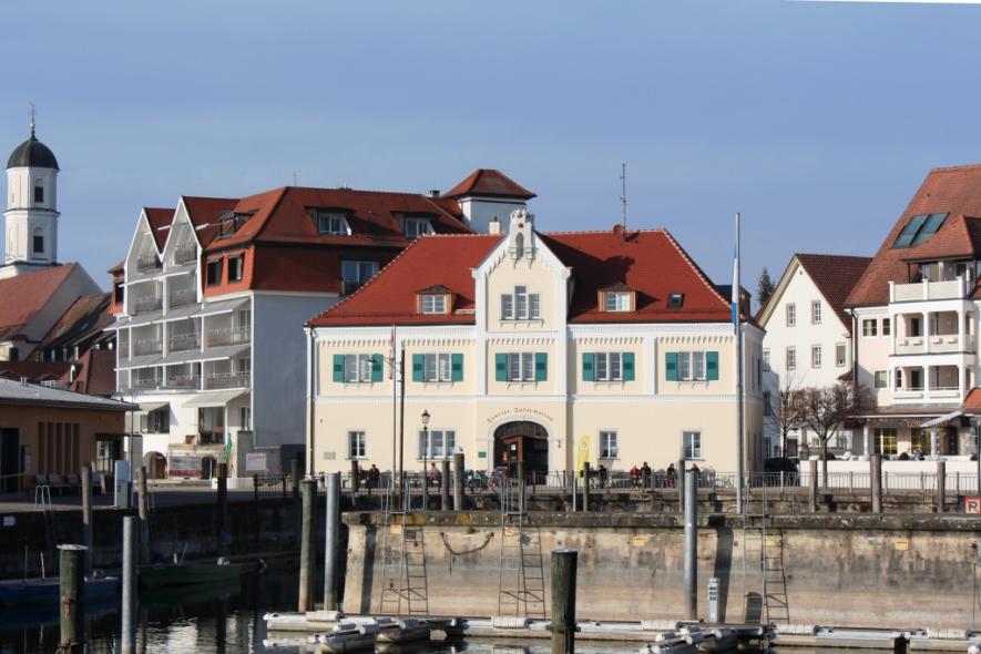 Ehemaliges Zollhaus mit PaXretro68 aus Lärche in Langenargen