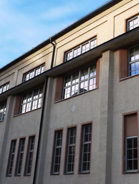 Historische Turnhalle mit PaXretro68 aus Eukalyptus in München