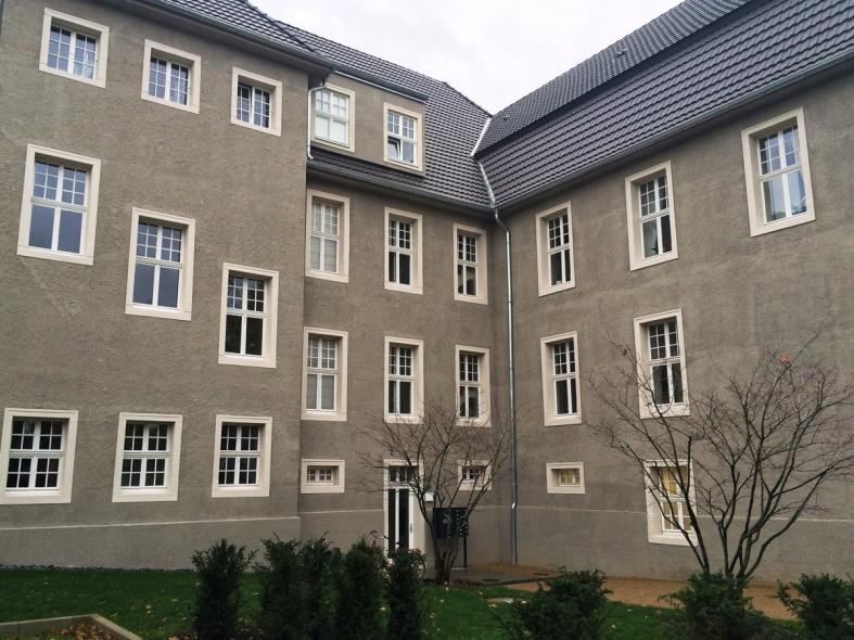 Denkmalfenster PaXcontur68 für historisches Rathaus Rheinkamp