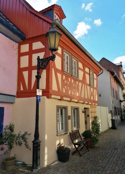 Ausgezeichnetes barockes Fachwerkgebäude in der Altstadt von Frankfurt