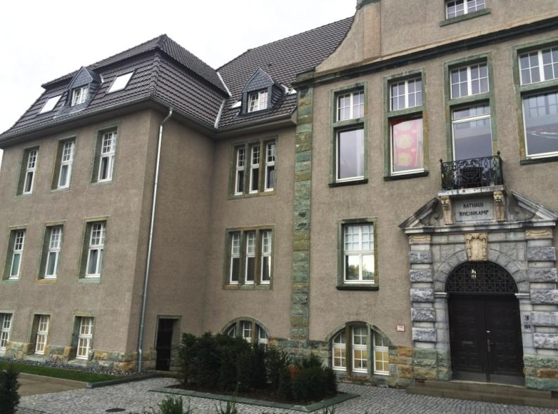 Denkmalfenster PaXcontur68 für historisches Rathaus Rheinkamp