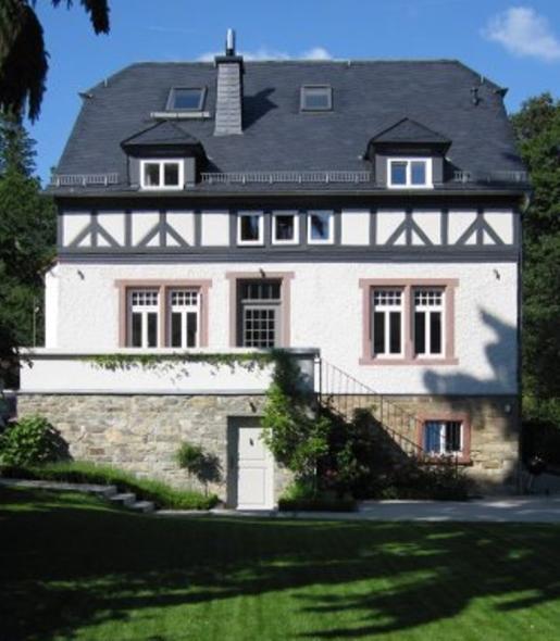 Denkmalfenster PaXretro58 für ehemaliges Rathaus in Kronberg