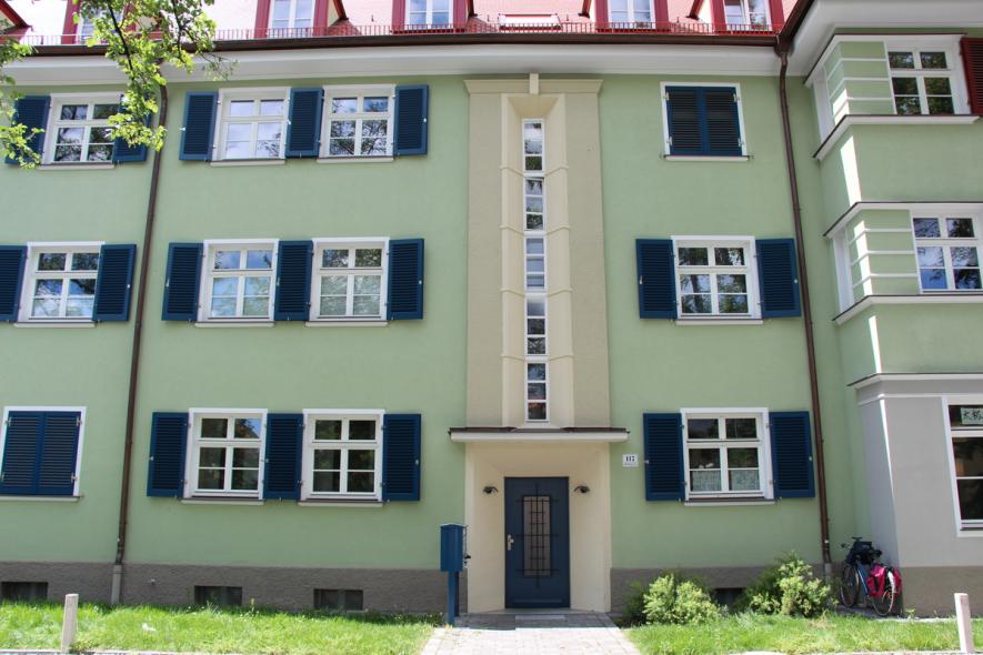 PaXcontur68 Fenster aus Eukalyptus für Baugenossenschaftssiedlung in Erlangen