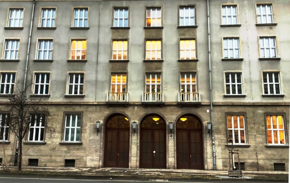 Kastenfenster aus Kiefer für Monumentalbau aus Zeit des Nationalsozialismus in Berlin