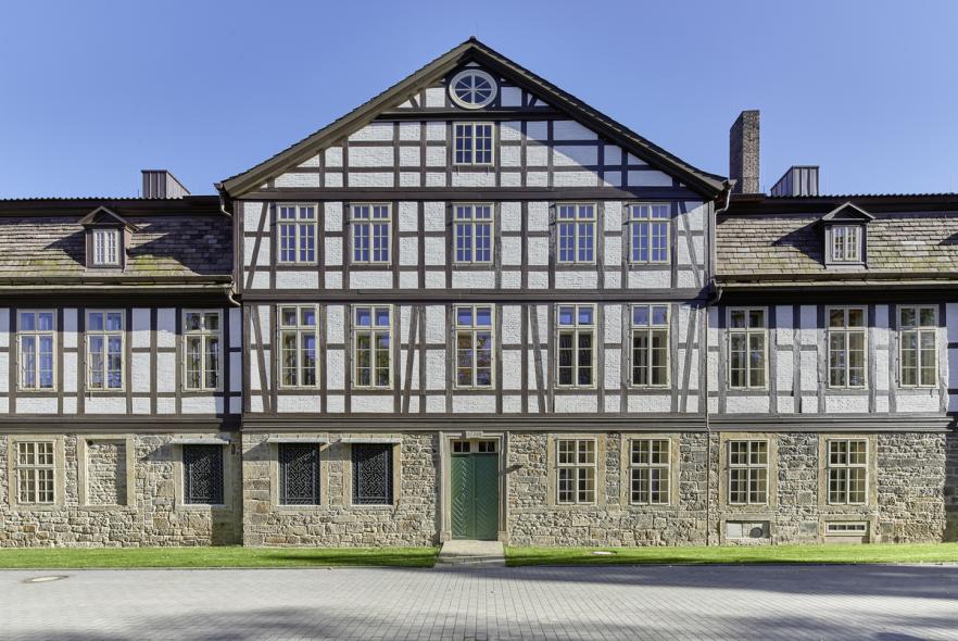 Kloster in Loccum mit PaXcontur68 mit Innenvorfenstern