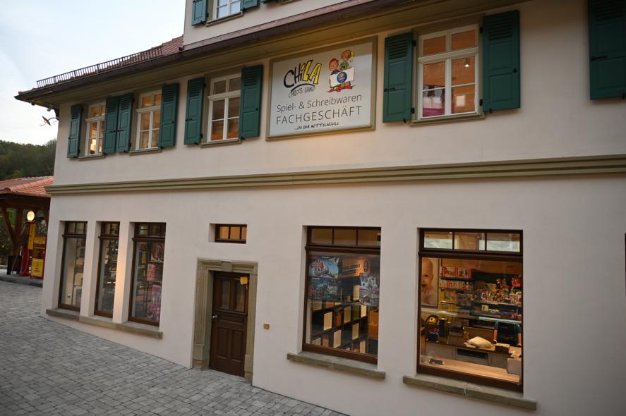 Vielseitig genutztes Gebäude mit PaXpur68 aus Eukalyptus in Forchtenberg