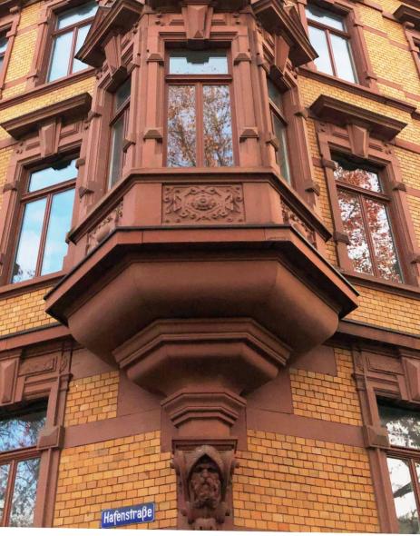 PaXretro68 aus Eukalyptus für Jahrhundertwende-Zeilen-Eckwohnhaus in Mainz Eckturm