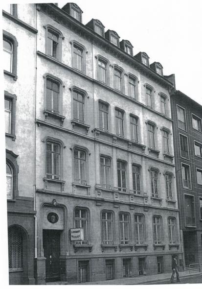 PaXretro68 aus Eukalyptus für nobles Mietshaus in Frankfurt historisches Bild
