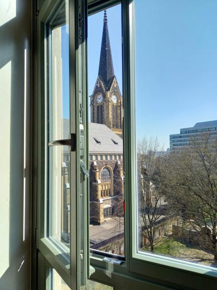 PaXretro68 aus Eukalyptus für nobles Mietshaus in Frankfurt Nahaufnahme Innen