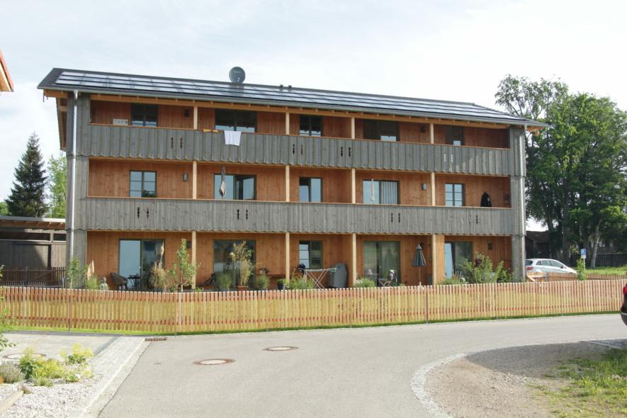 PaXretro68 aus Eukalyptus für Neubau in Holzbauweise in Iffeldorf