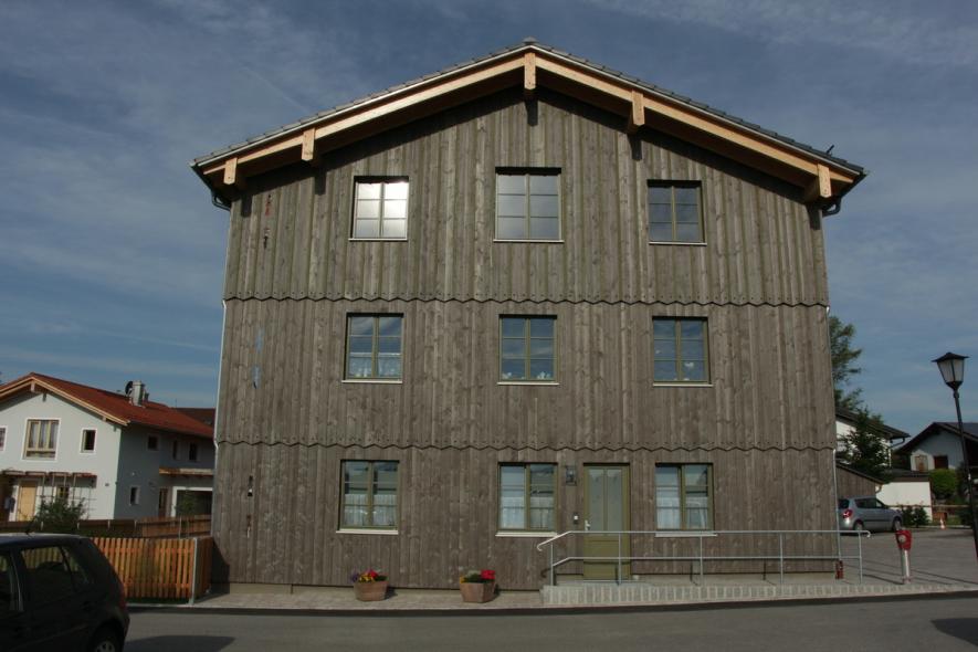 PaXretro68 aus Eukalyptus für Neubau in Holzbauweise in Iffeldorf