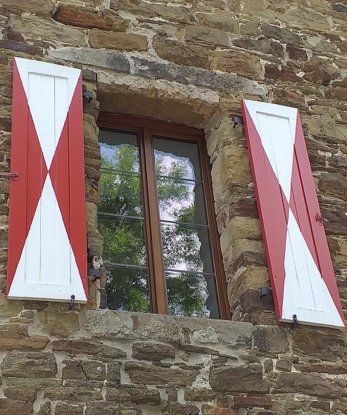 PaXretro68 aus Eukalyptus für ein mittelalterliches Wohnhaus in Rösrath Nahaufnahme