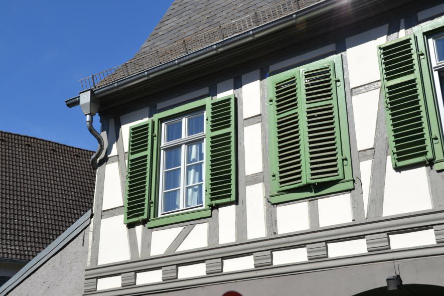 PaXretro68 Fenster aus Lärche in Oestrich-Winkel Nahaufnahme