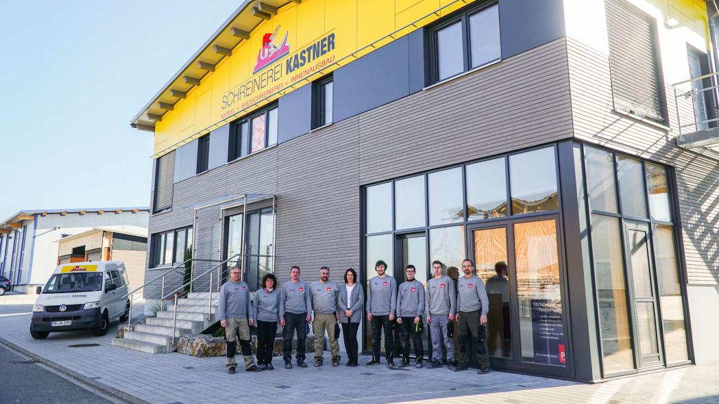 Schreinerei Kastner - Außenansicht Team 