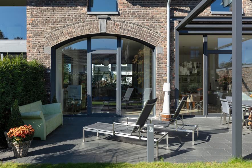 Holz-Aluminium-Fenster mit Segmentbögen