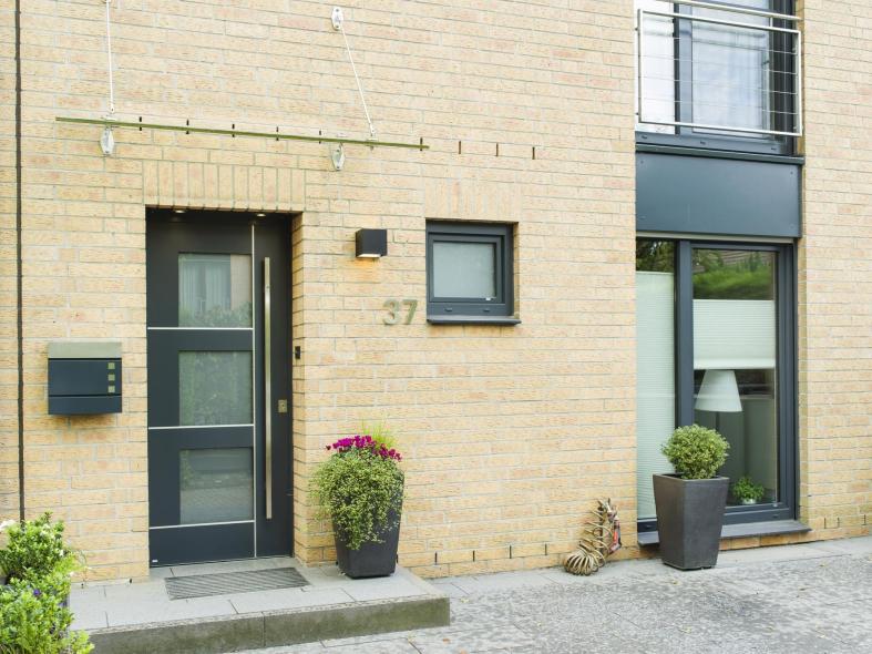 PaXentrée Aluminium Haustür mit RC2- Einbruchhemmung in RAL7016 anthrazitgrau