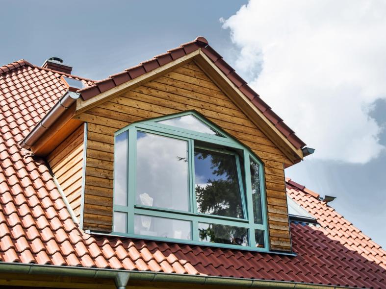 Gaubenfenster aus Holz in türkisem Farbton von PaX