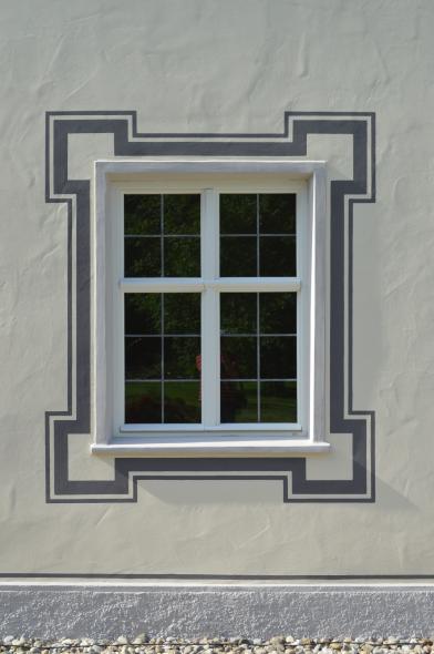 neues PaX Isolierglasfenster Kreuzstockfenster Bleisprossen Fassadenmalerei 